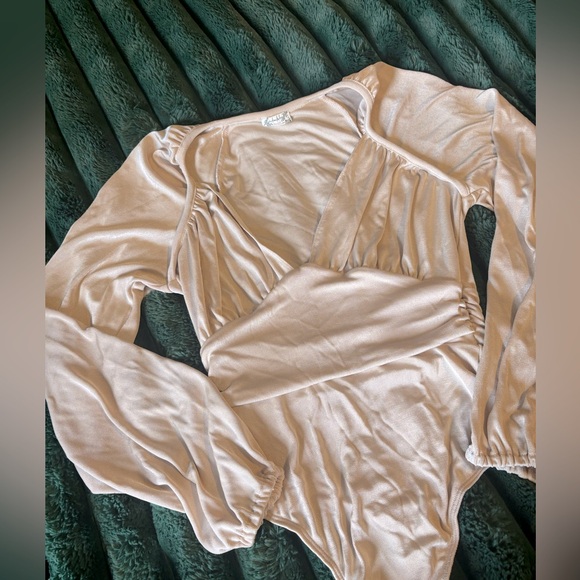 Free People Long Sleeve Champagne Bodysuit Size XS - Picture 1 of 8
